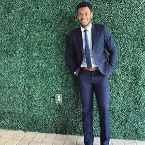 Meet your Posher, Akeem